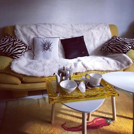 Chambre D'Hotes The Yellow Cube โอบิแยร์ ภายนอก รูปภาพ