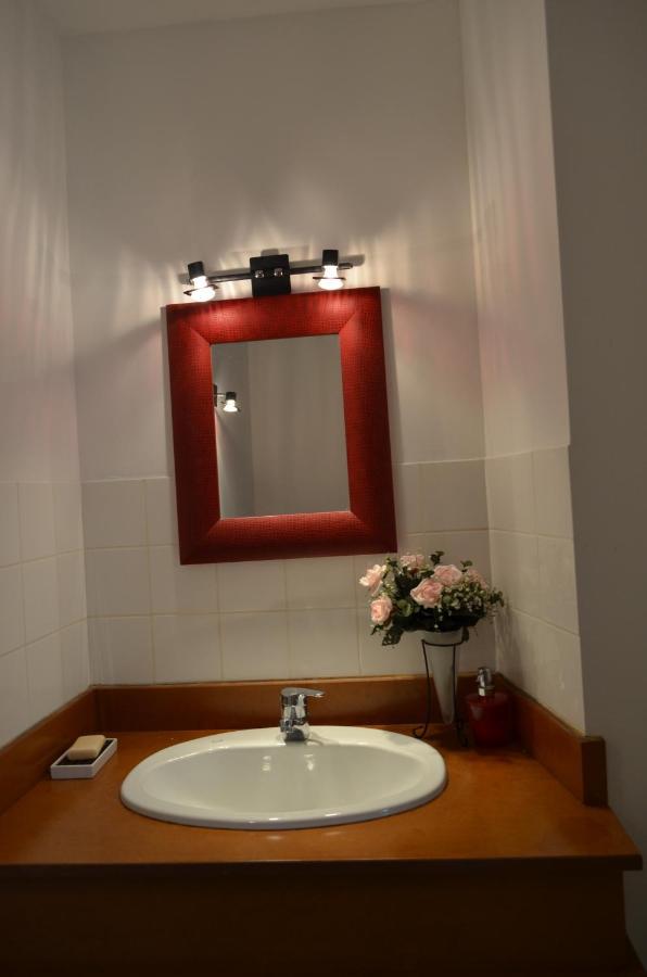 Chambre D'Hotes The Yellow Cube โอบิแยร์ ภายนอก รูปภาพ