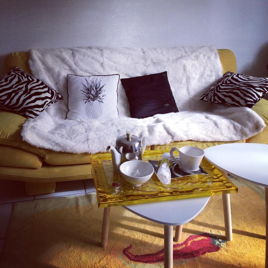 Chambre D'Hotes The Yellow Cube โอบิแยร์ ภายนอก รูปภาพ